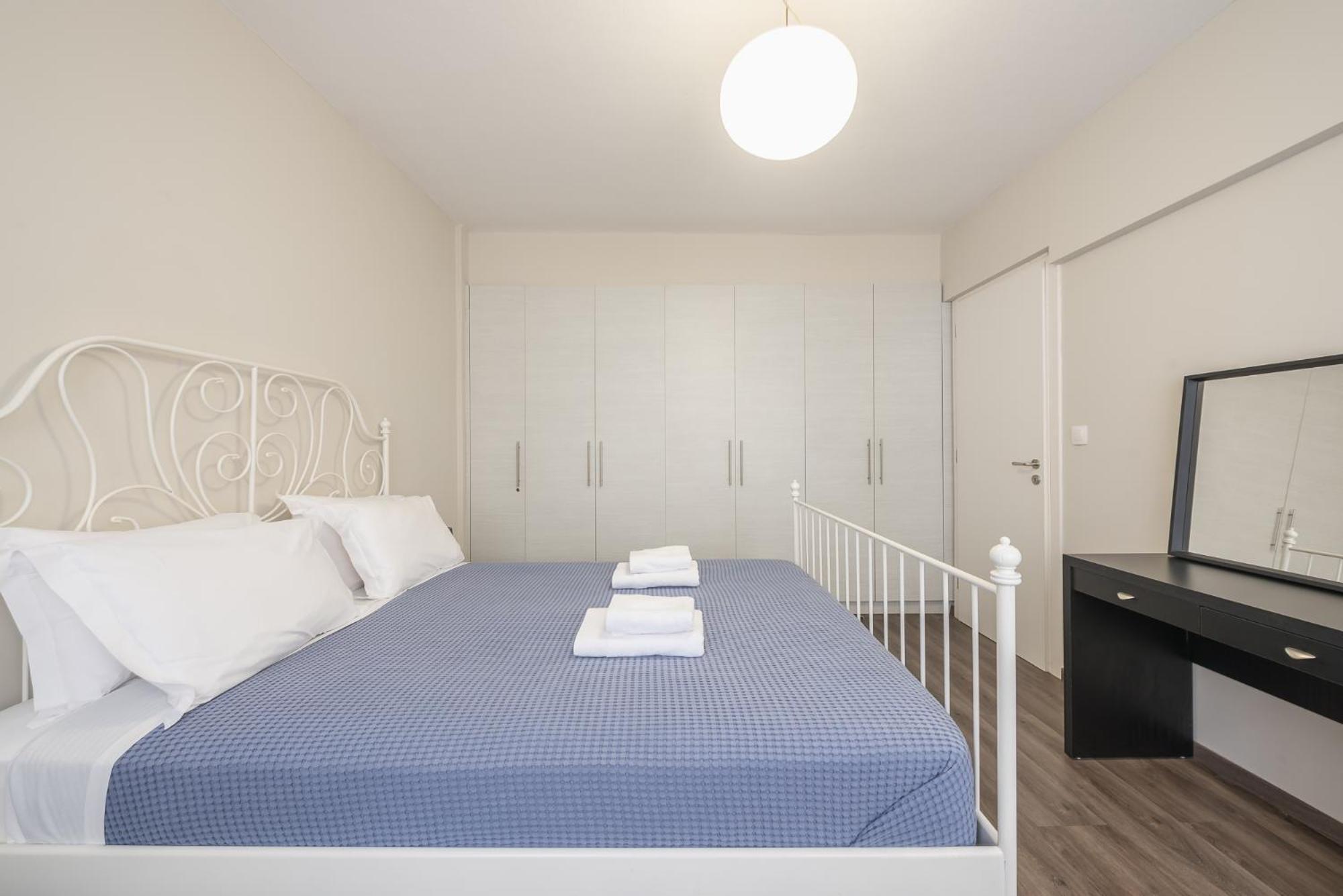 Apartment Steps From Historic Center Plaka Athena Bagian luar foto