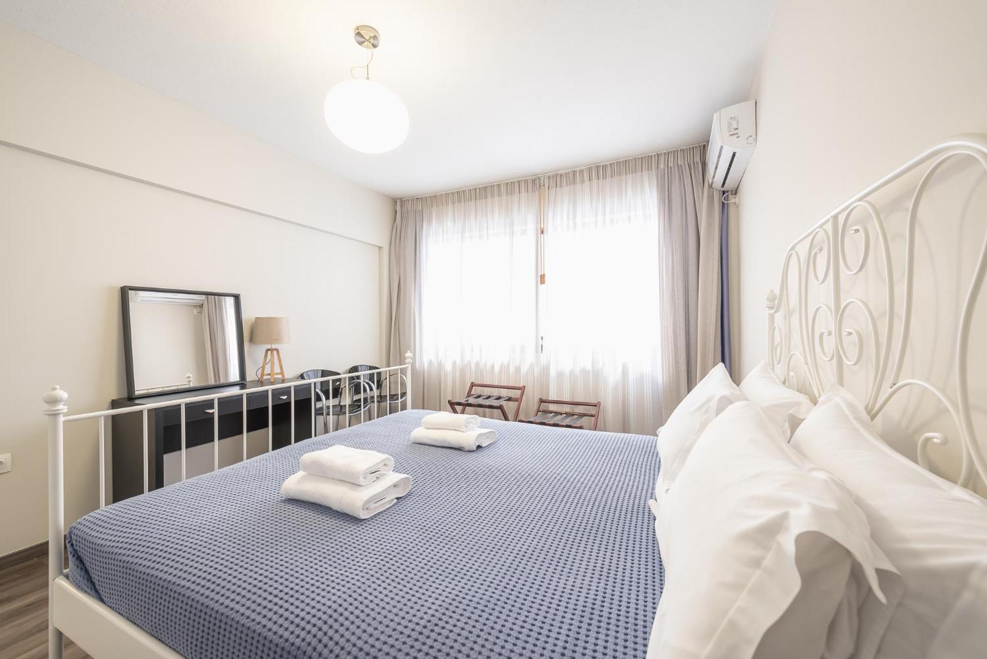 Apartment Steps From Historic Center Plaka Athena Bagian luar foto