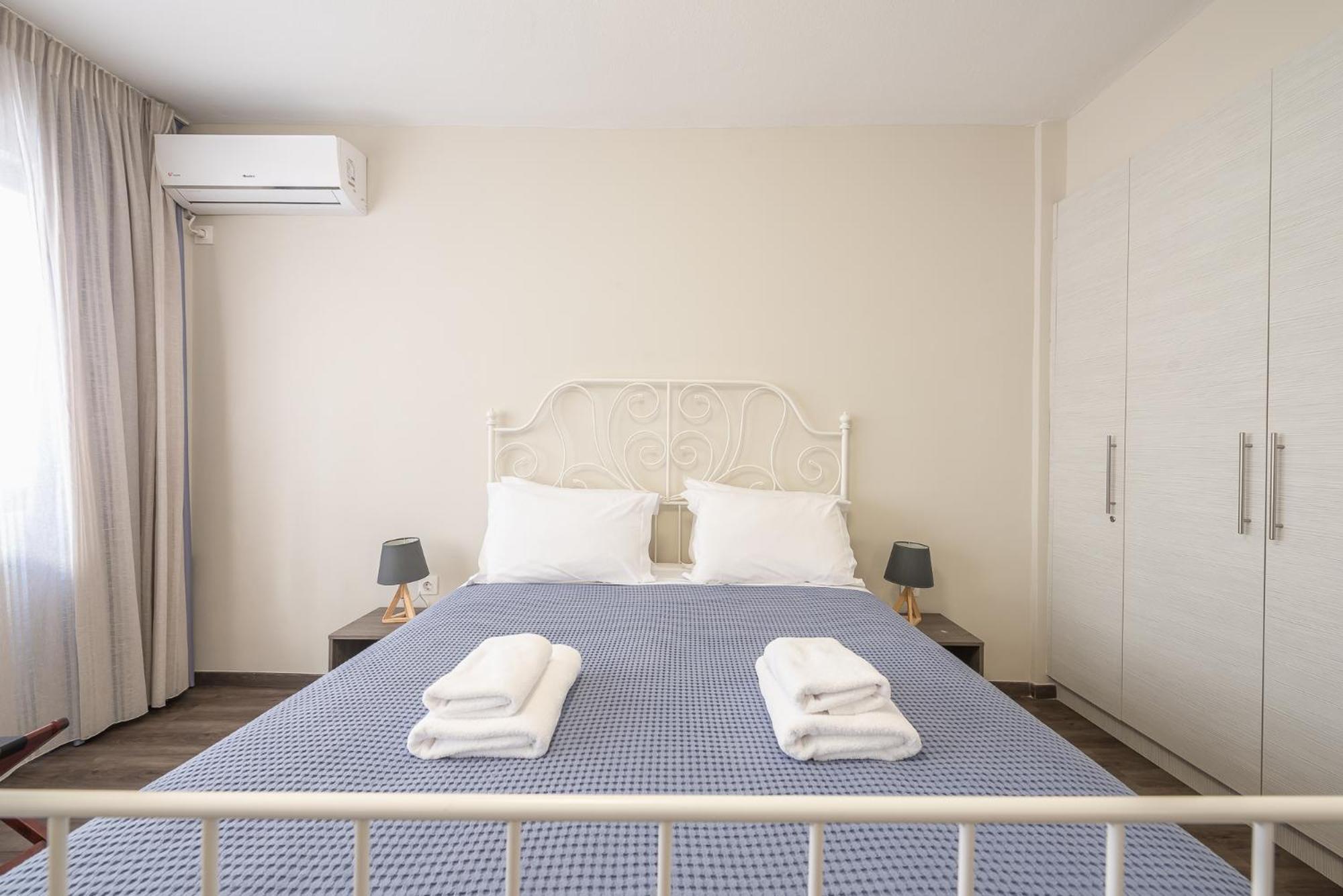 Apartment Steps From Historic Center Plaka Athena Bagian luar foto