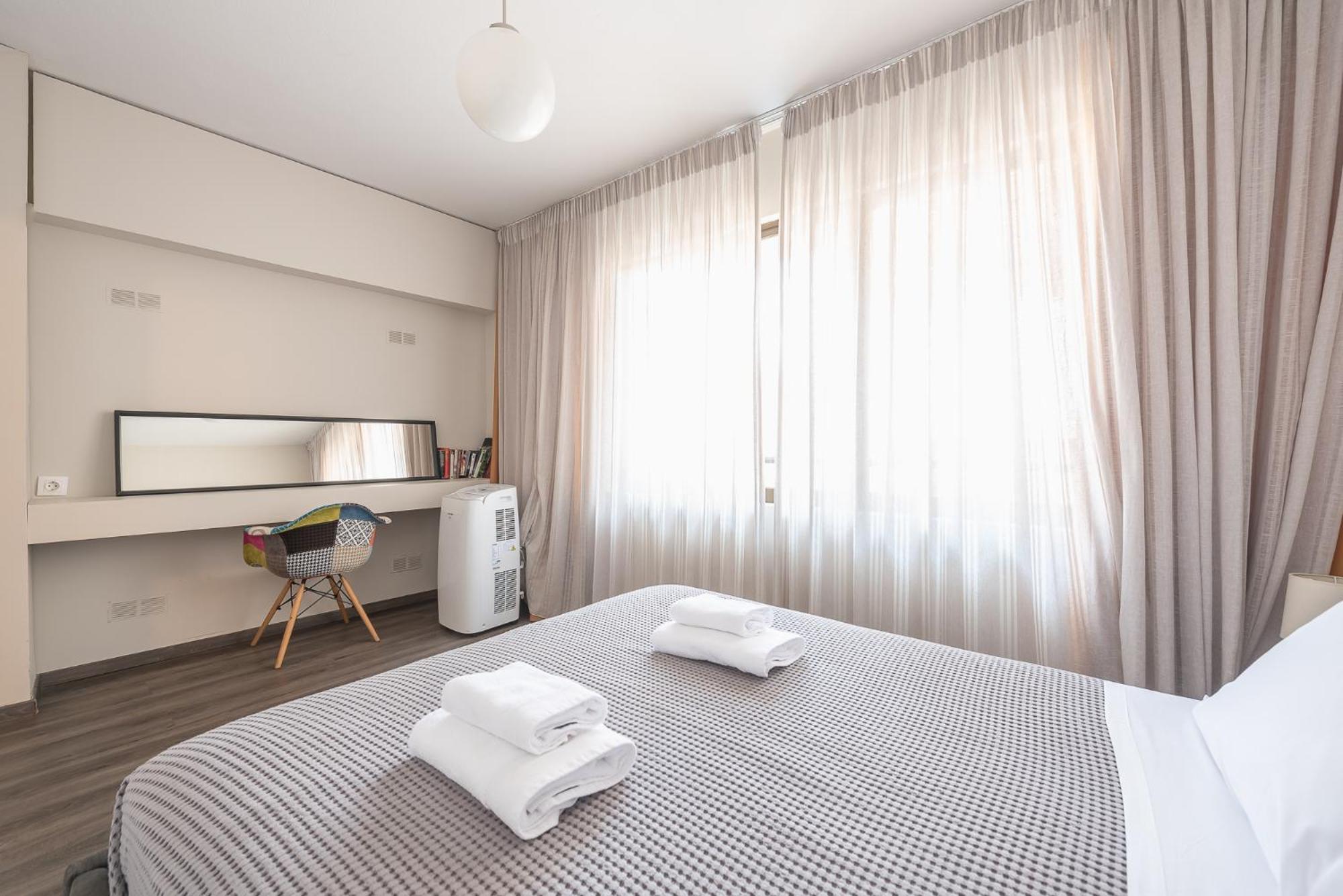 Apartment Steps From Historic Center Plaka Athena Bagian luar foto