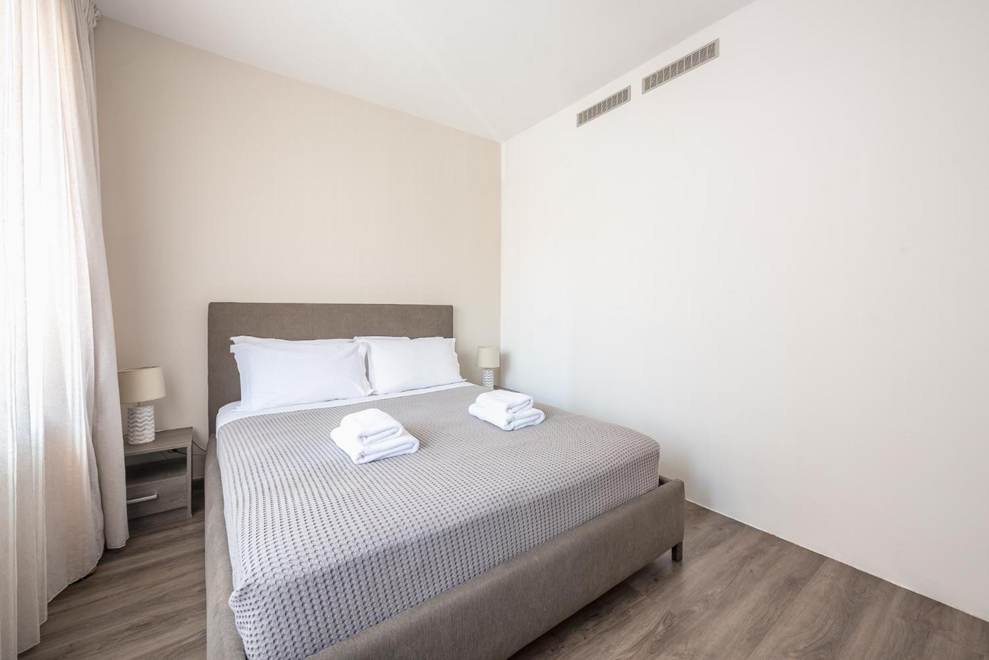 Apartment Steps From Historic Center Plaka Athena Bagian luar foto