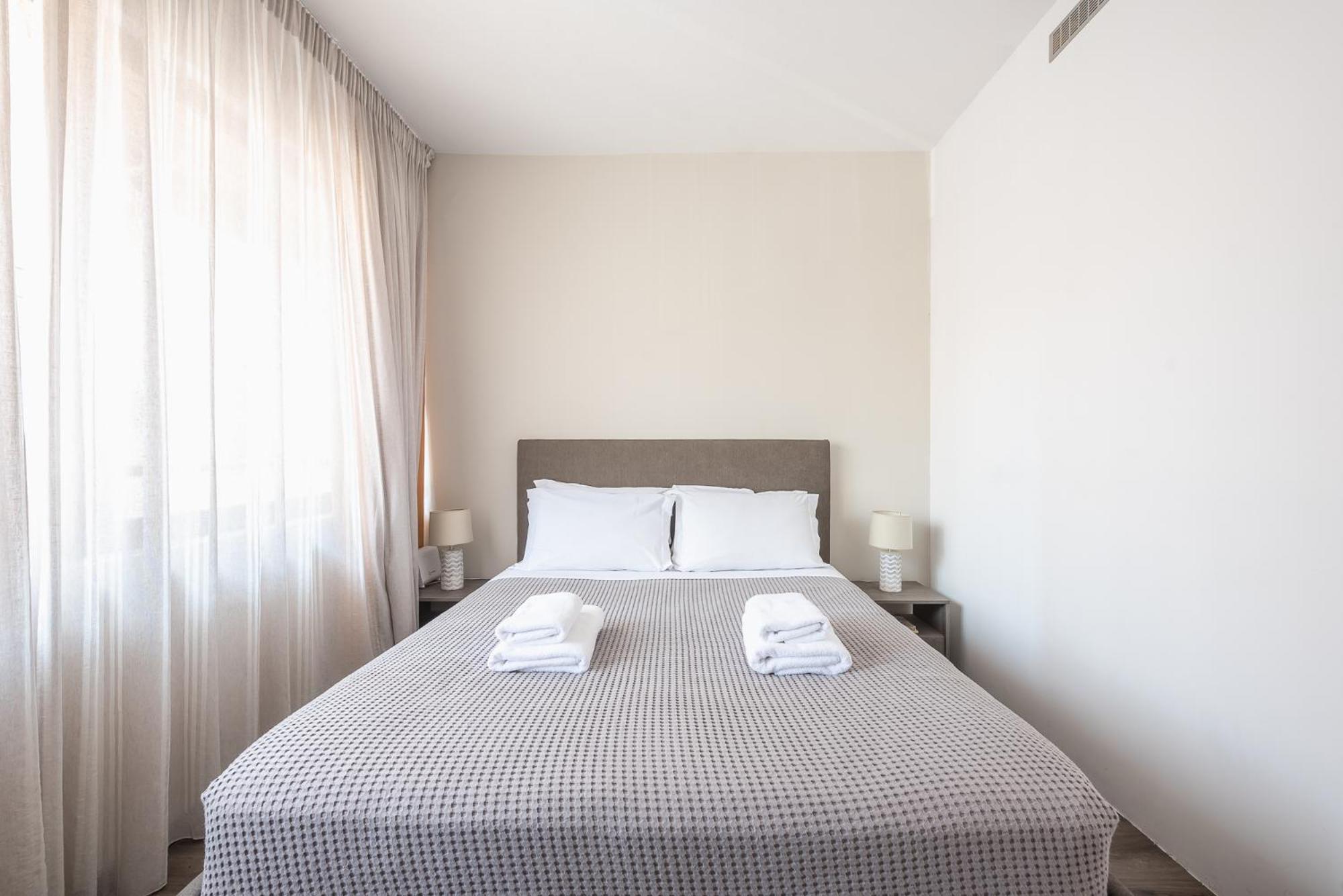 Apartment Steps From Historic Center Plaka Athena Bagian luar foto