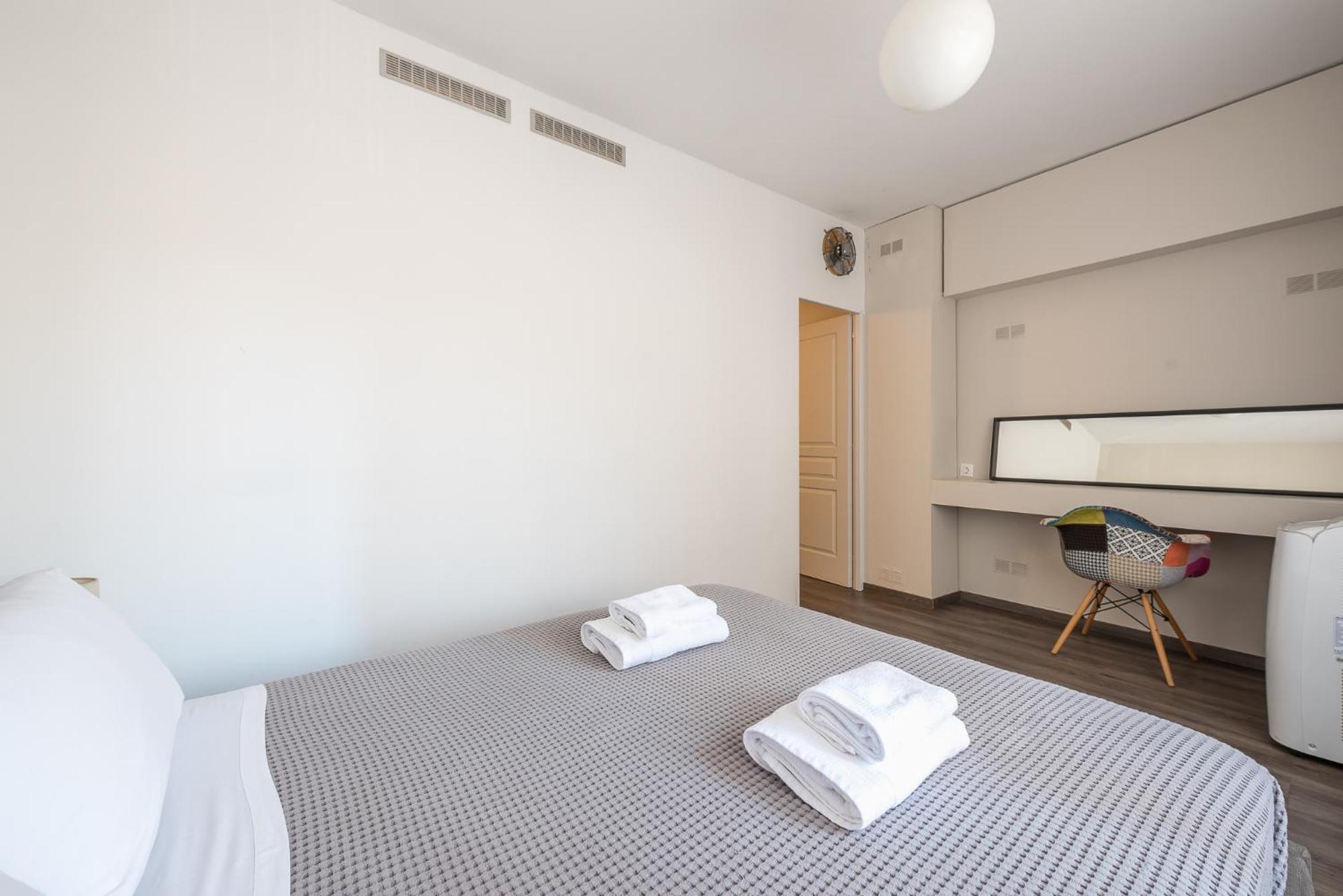 Apartment Steps From Historic Center Plaka Athena Bagian luar foto