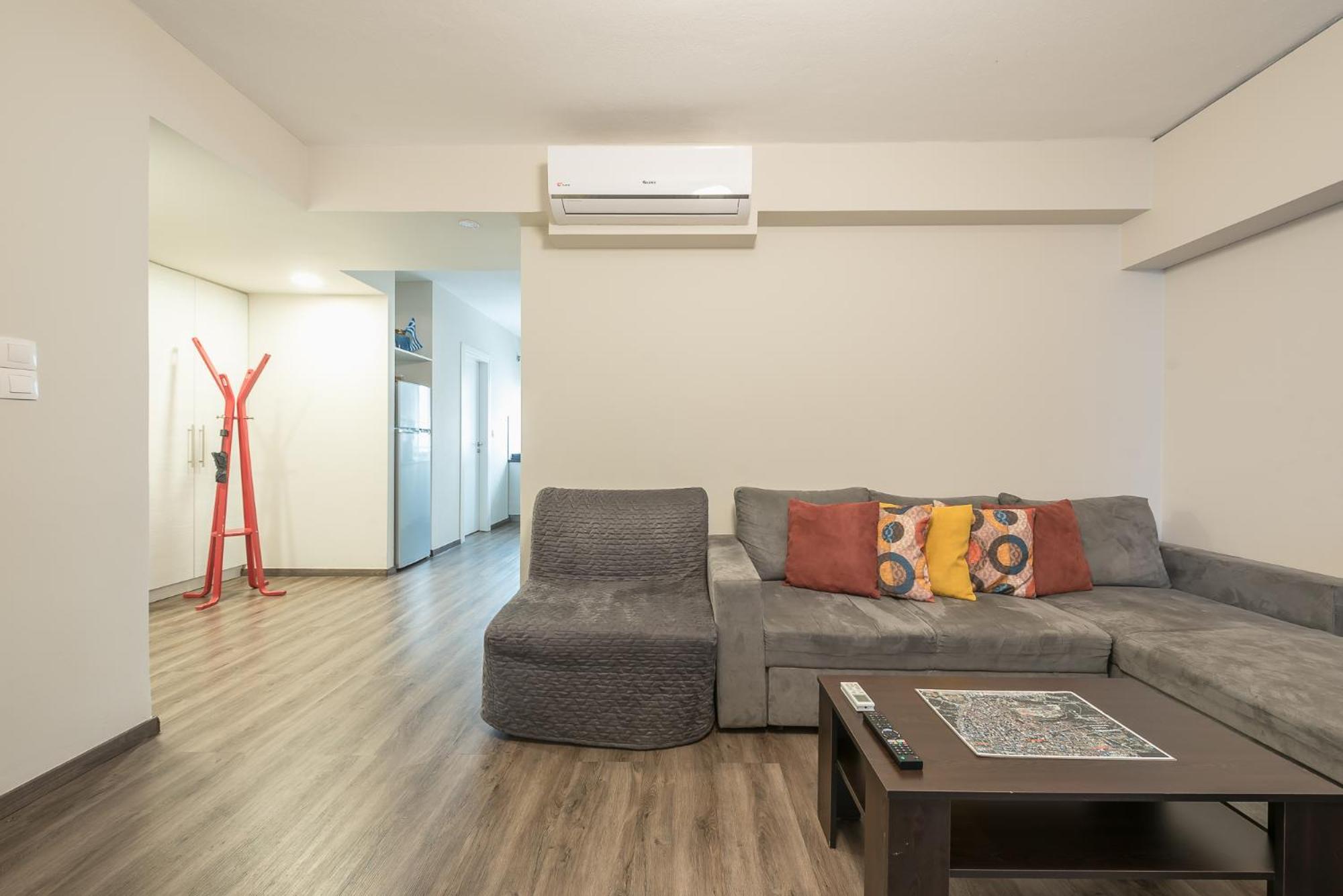 Apartment Steps From Historic Center Plaka Athena Bagian luar foto
