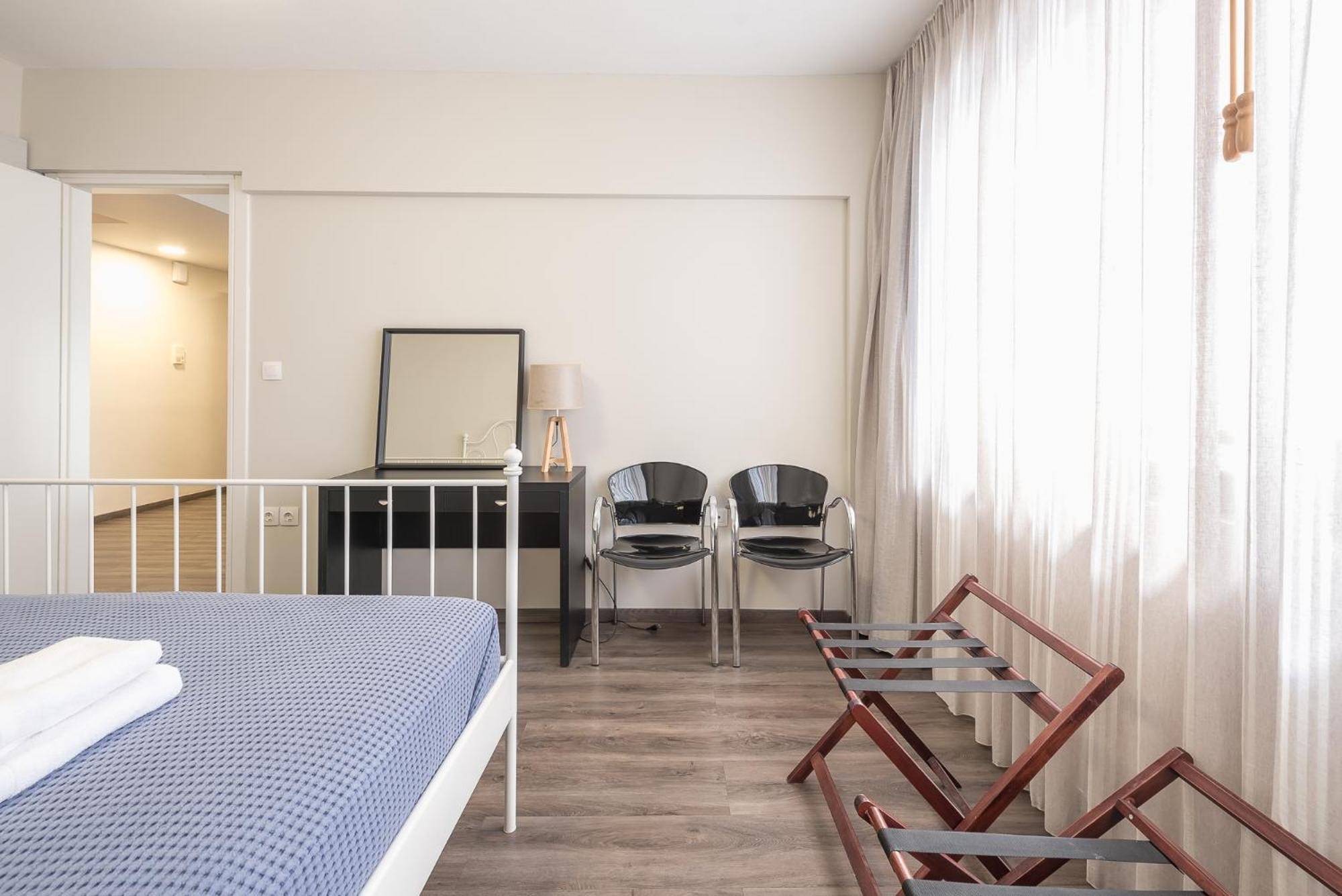 Apartment Steps From Historic Center Plaka Athena Bagian luar foto